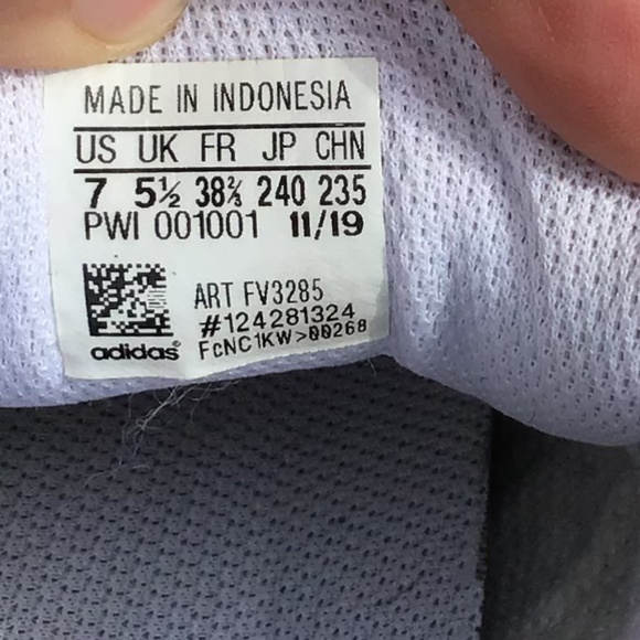 Adidas White Superstar Shoes - Picture 8 of 10